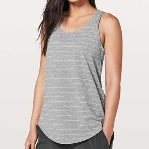 Grey and White striped Lululemon Love ll Tank
Size 4 or 6 (doesn’t have tag)